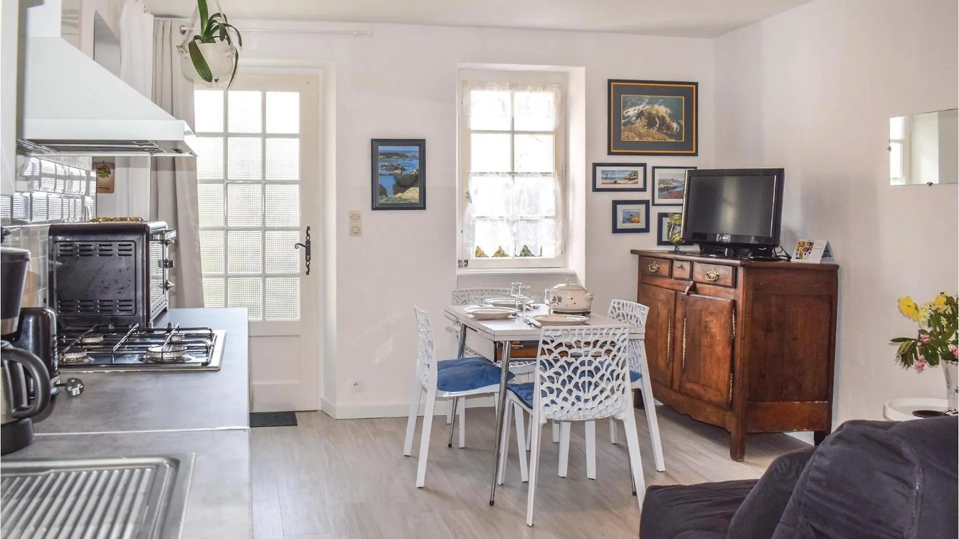 1 Bedroom Amazing Home In Plouha Tatil Evi